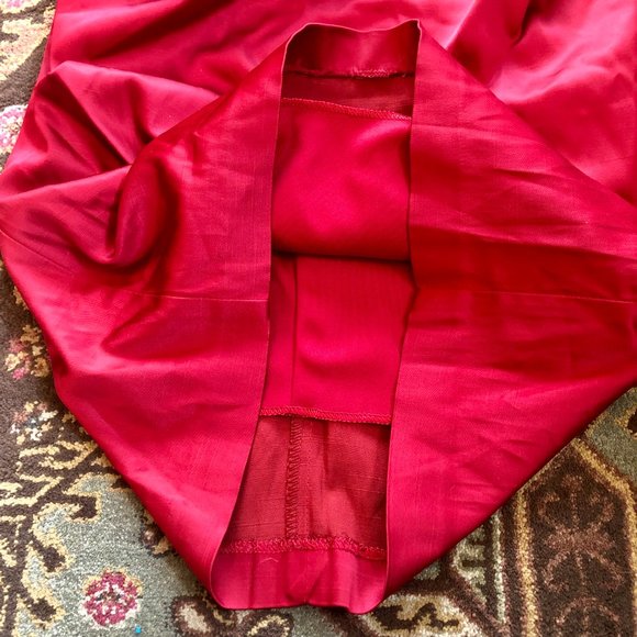 *NWT* Vibrant Red Ruched Sleeveless Fitted Dress - Made in Canada - Size XXS - Picture 11 of 16